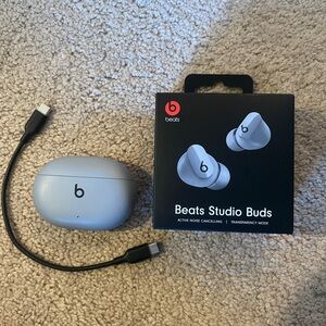Beats Studio Buds - Black and Gray